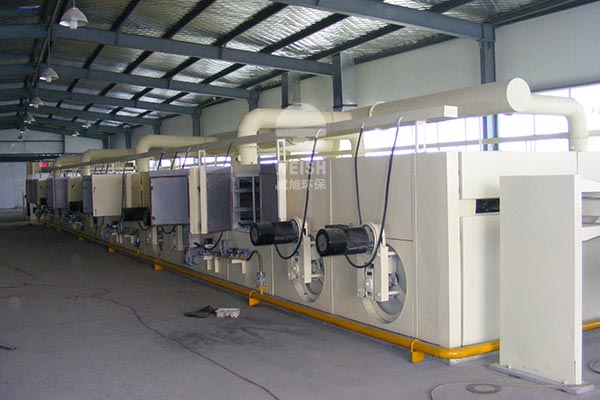 Tensioning machine heating system